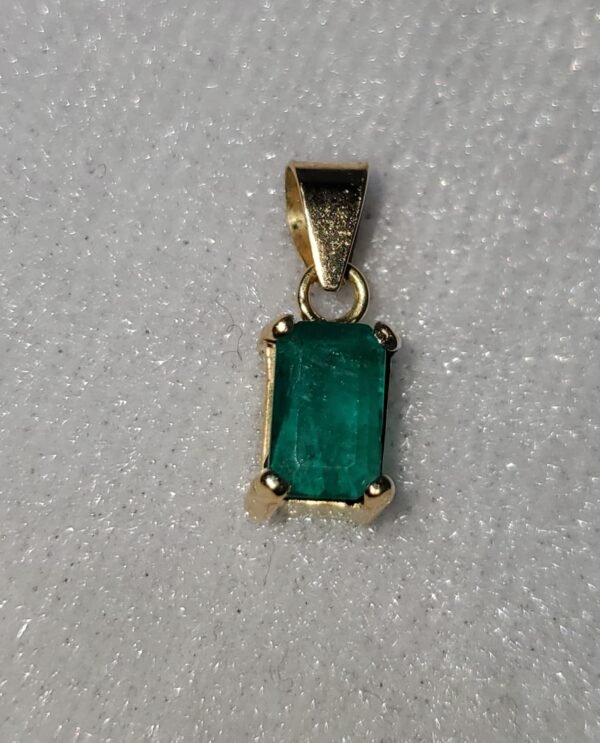 Dige esmeralda Peso 1.27 Gramos 5 Usd