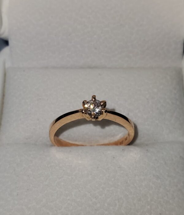 Anillo de compromiso en oro italiano con diamante de 25 puntos 0 dolares