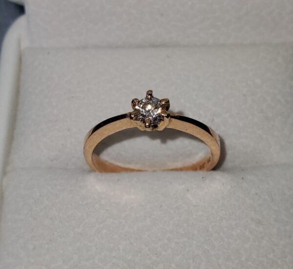 Anillo de compromiso en oro italiano con diamante de 25 puntos 0 dolares