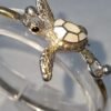 Pulsera Tortuga en Plata S925 con Nácar Blanco y Detalles en Oro 18k – Kovel  Usd.
