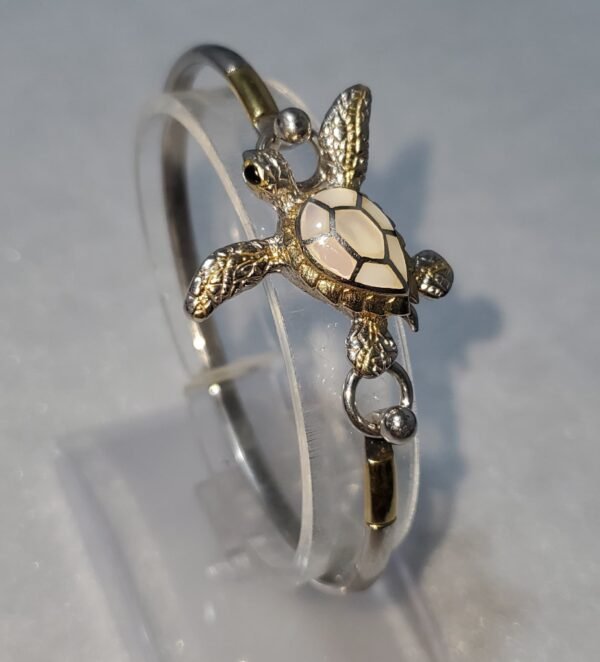 Pulsera Tortuga en Plata S925 con Nácar Blanco y Detalles en Oro 18k – Kovel  Usd.