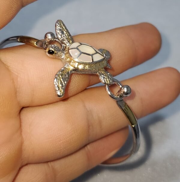 Pulsera Tortuga en Plata S925 con Nácar Blanco y Detalles en Oro 18k – Kovel  Usd.