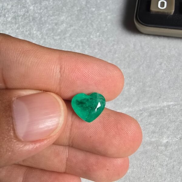 Esmeralda Natural Corazón 3.3 quilates