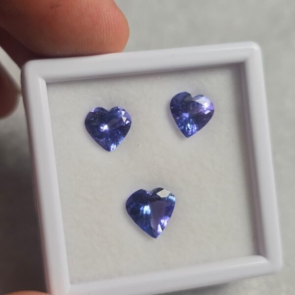 Tanzanita forma corazón 5 quilates